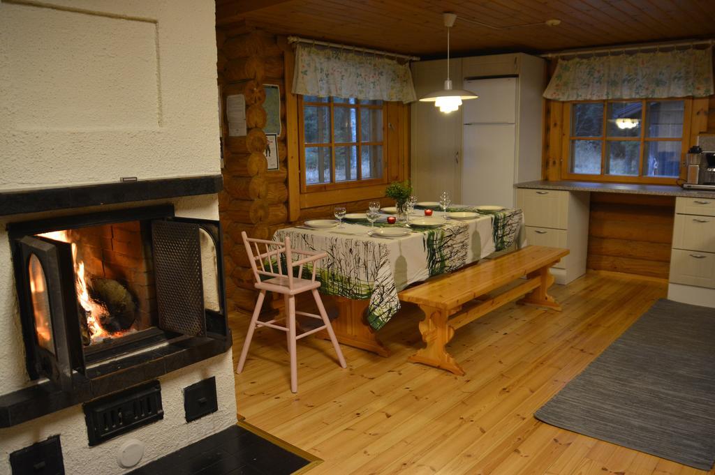 Lomapesae Cottages Pertunmaa Oda fotoğraf